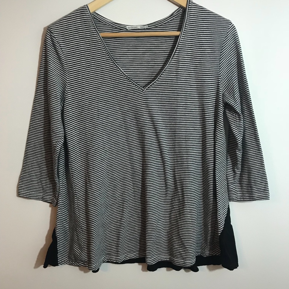 Zara Black White Striped Top V-Neck Size Medium
